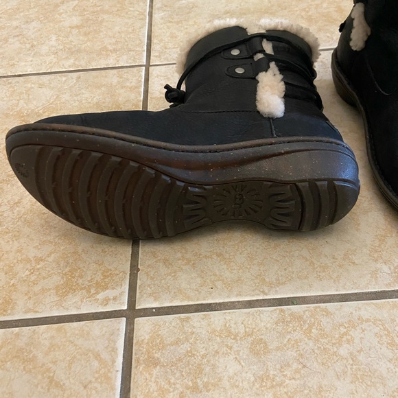 Women’s Ugg Black Boots Size 6 New Never Worn - Picture 5 of 6